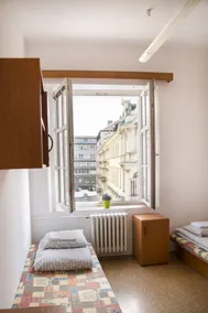 Dizzy Daisy Hostel Praha - Image 2