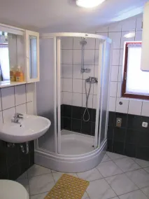 Apartment Roza near Sandy Beach - Image 2