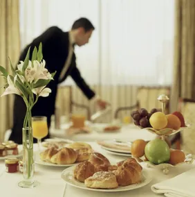 Al Diar Capital Hotel - Image 2