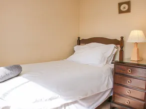 Stable Cottage - Image 2