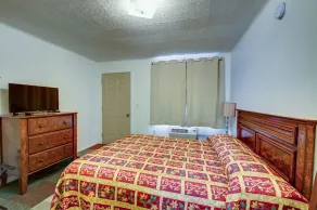Crimson Hills Motel - Image 2