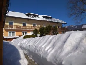 Apartment in Bad Mitterndorf with Sauna, Playroom & Garden - Image 3