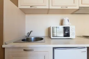 Cosy Studio with Kitchen & Balcony - Image 4