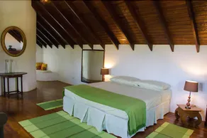 Beautiful Luxury two Bedroom Seaside Cottage at The Crane - Image 2