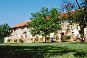 Holiday apartments at the courtyard of French château - Image 5