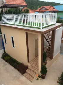 Green Season House - Image 5