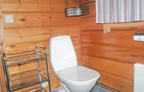 Stunning Home in Hammarö With 4 Bedrooms and Sauna - Image 2