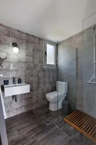 Alati Guesthouse - Image 2