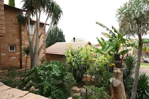Ikhaya Guest House - Image 4
