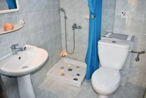 Kuris Apartments - Image 3