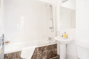 The Brock Street Bolt Hole - Image 4