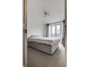 Clean Bright 2BR Manchester Flat for 4 - Image 3