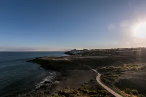 El Ático, a Pie de Playa con Vistas al Océano - Image 5