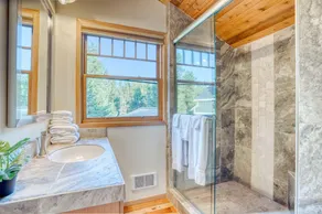 The Settle Inn Riverfront Retreat - Image 4
