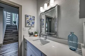 Upscale 5 BR Home With Great Views on Lake Travis - Image 5