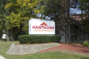 Hawthorn Suites of Troy - Image 5
