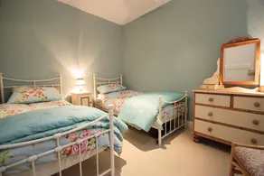 Copthorne Cottage - Image 2