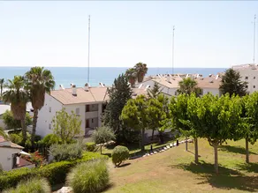 Family pool & beach - Image 5