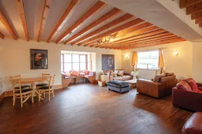 The Lake House Retreat - 7 Bedroom - Image 5