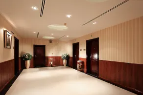 Towlan Hotel Suites - Image 3