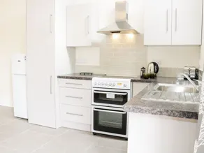 Middle Cottage - Image 3