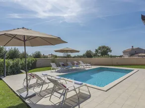 Stylish Villa With Pool and Fenced Garden,ideal for Relaxing Family Holidays - Image 3