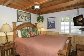 Grizzly Bear - Cozy 1 Bedroom, Couples, Hot Tub, Fenced Yard - Image 2