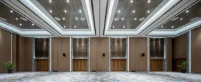 Wuhan Optics Valley Convention Hotel - Image 4