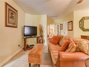 Anastasia Cottage, 2 Bedrooms, Walk to Beach, Sleep 4 - Image 5
