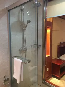 GLORIA PLAZA HOTEL HANGTOU - Image 4