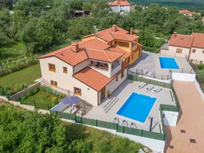 Modern Furnished Three Bedrooms Villa With Private Pool and Garden - Image 5