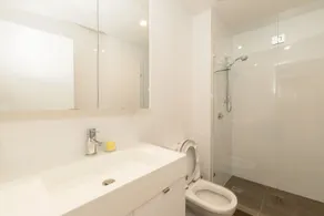 Sofun Apartment on Vulture St - Image 5