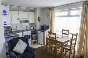 Shanklin Beach Napier Apartment - Image 4