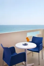 Evelyn Beach Hotel - Image 3