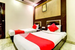 Oyo 2064 Hotel The Spot - Image 3
