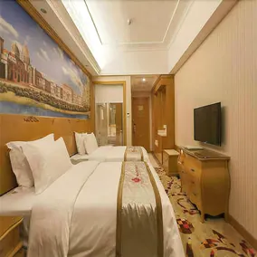 Pengcheng International Hotel (Shenzhen Putian Wuhe Metro Station) - Image 4