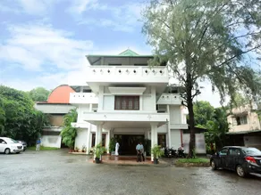 CENTRAL HOTEL - Image 4