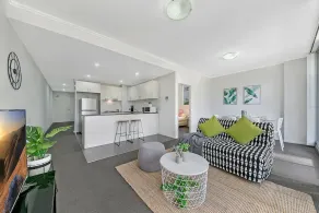 WARRICK FRAM 3 BEDS APT FREE PARKING WALK TO WESTFIELD CLOSE TO HOSPITAL NWF003 - Image 4