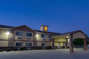 Super 8 by Wyndham Emmetsburg - Image 3