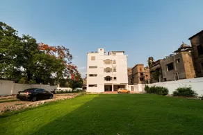 White Palace Hotel & Resort By OYO Rooms - Image 4