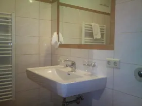 Hotel Hohe Tauern - Image 2