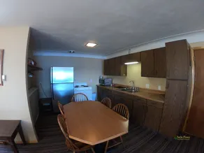 Twin Pines Resort - Image 4