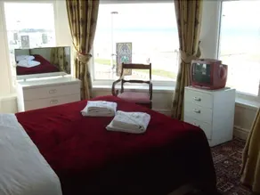 The Kensington Hotel and Bar - Image 5