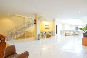 Lucky Inn Hotel - Image 2