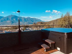 Mountain View Spa Retreat - Image 2
