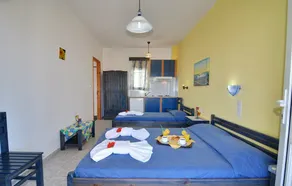 Agnanti Milos Rooms to Let - Image 2