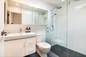 Darling Harbour Modern 2 Bedroom Terrace - Image 5