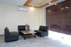Hotel Mahima Palace by OYO Rooms - Image 3