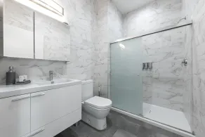Large Stylish 3BR Loft on Cobblestone Ln Near NYC - Image 5
