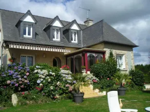 Les Hortensias Bed & Breakfast - Image 4